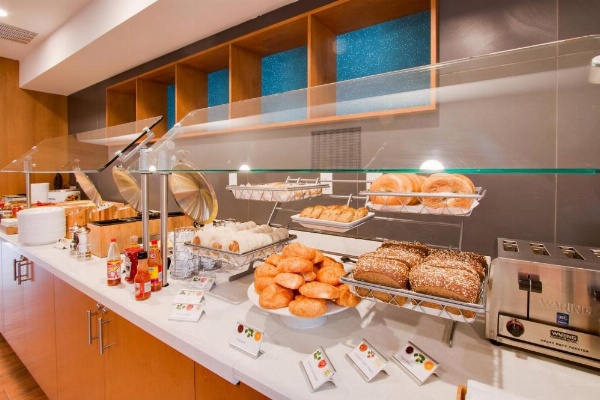 SpringHill Suites by Marriott Orlando Lake Buena Vista South image 25